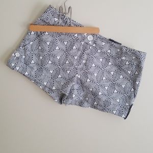 Express geometric shorts